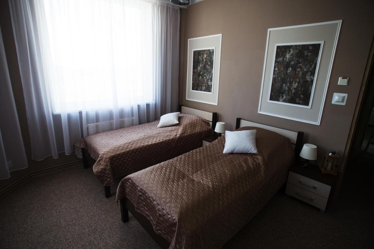 Pokoje Goscinne 30Stka Leczna ภายนอก รูปภาพ